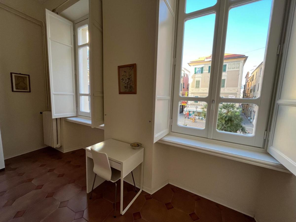 Via Veneto 5 * Alassio