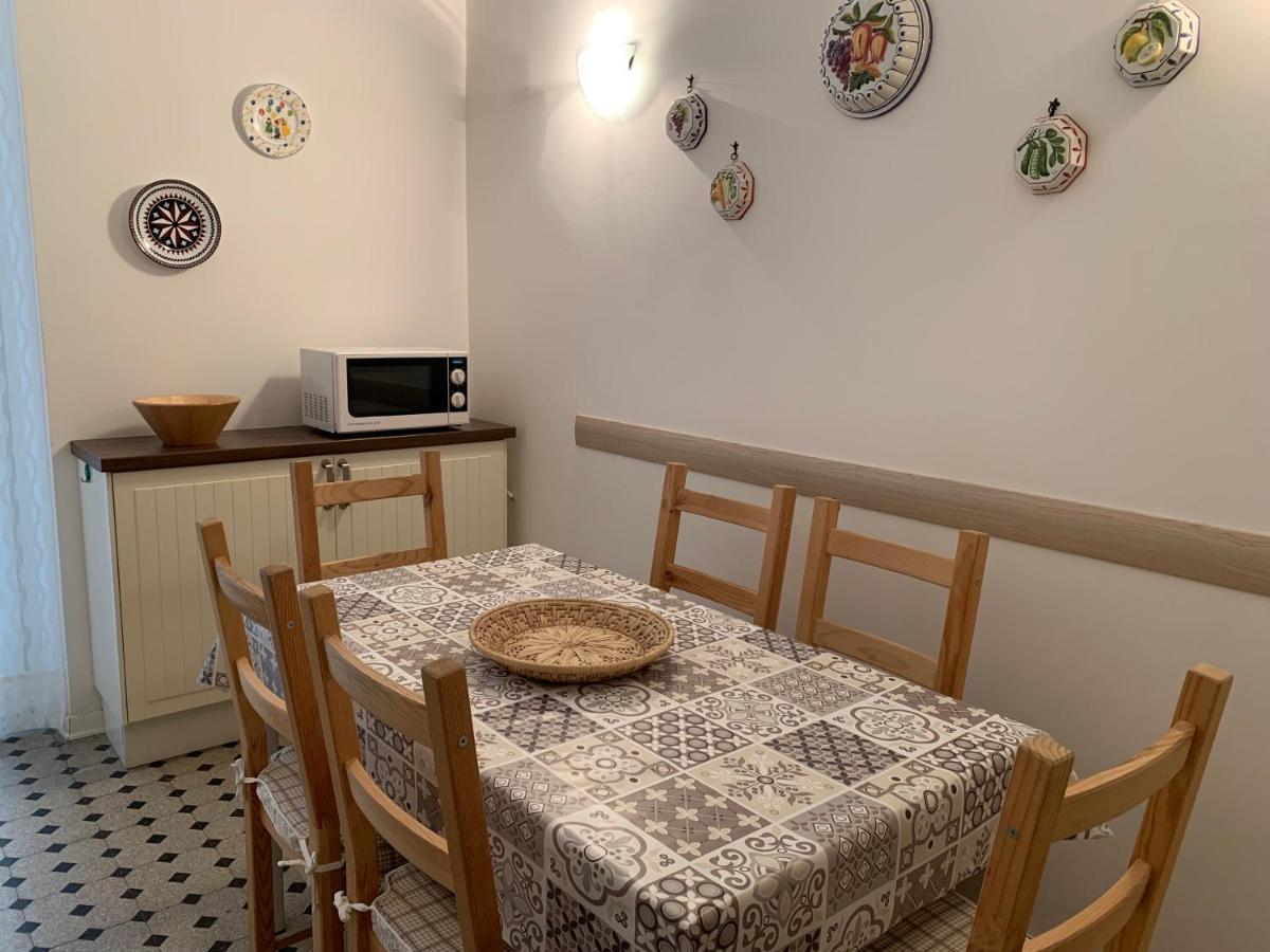 Via Veneto 5 * Alassio