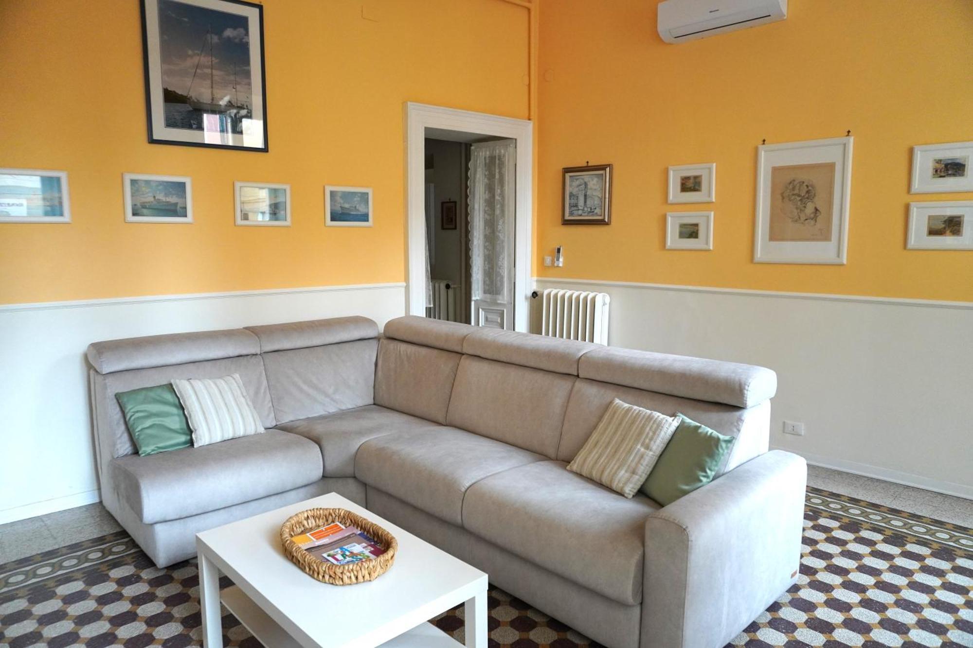 Via Veneto 5 * Alassio