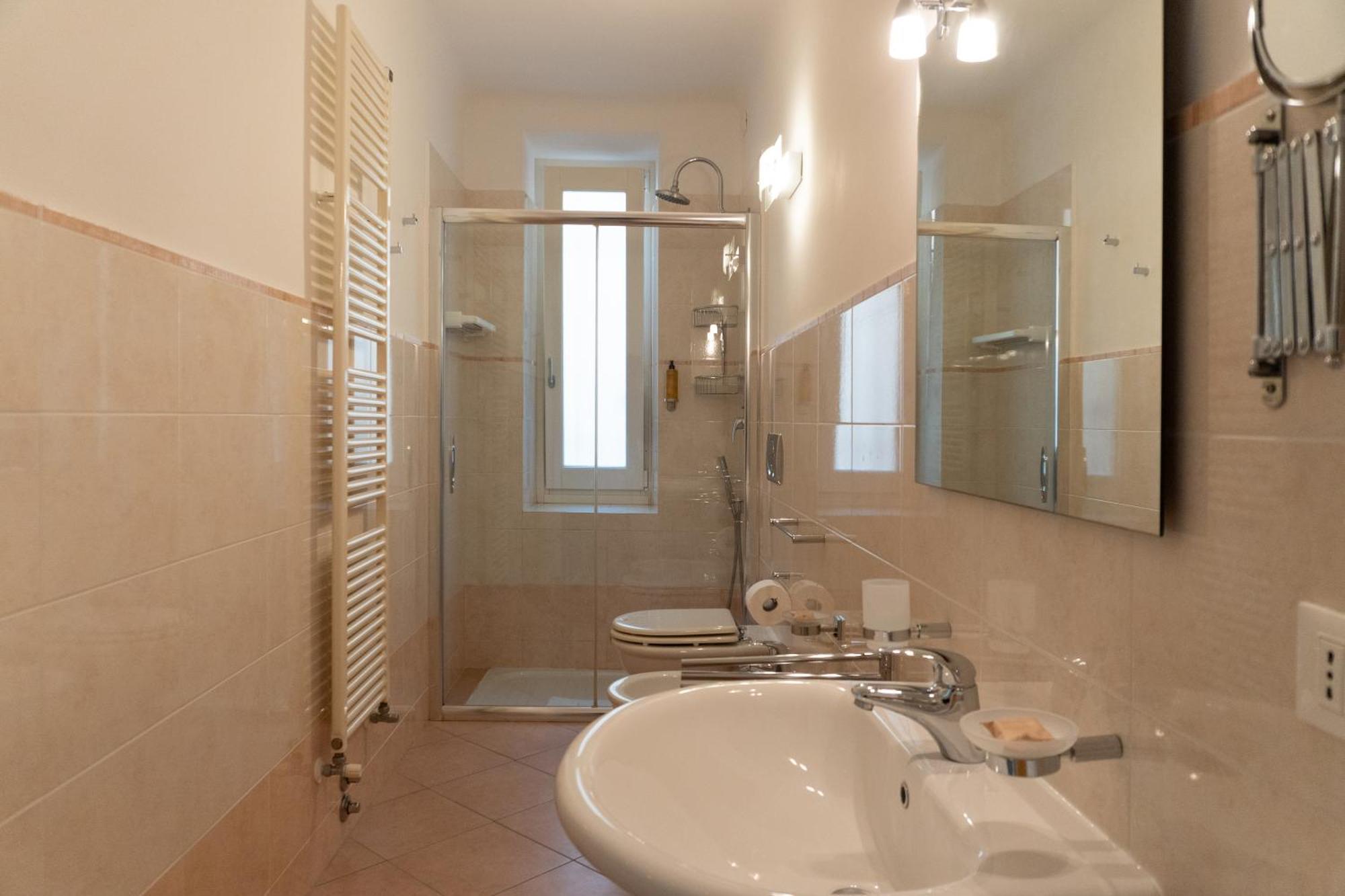 Via Veneto 5 *